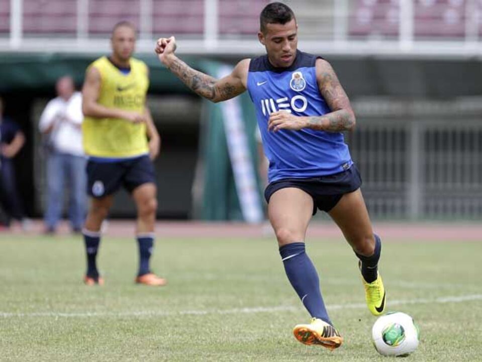 Otamendi: «Habituados a somar vitórias»