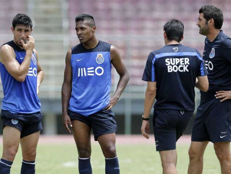 Laterais com atenção especial