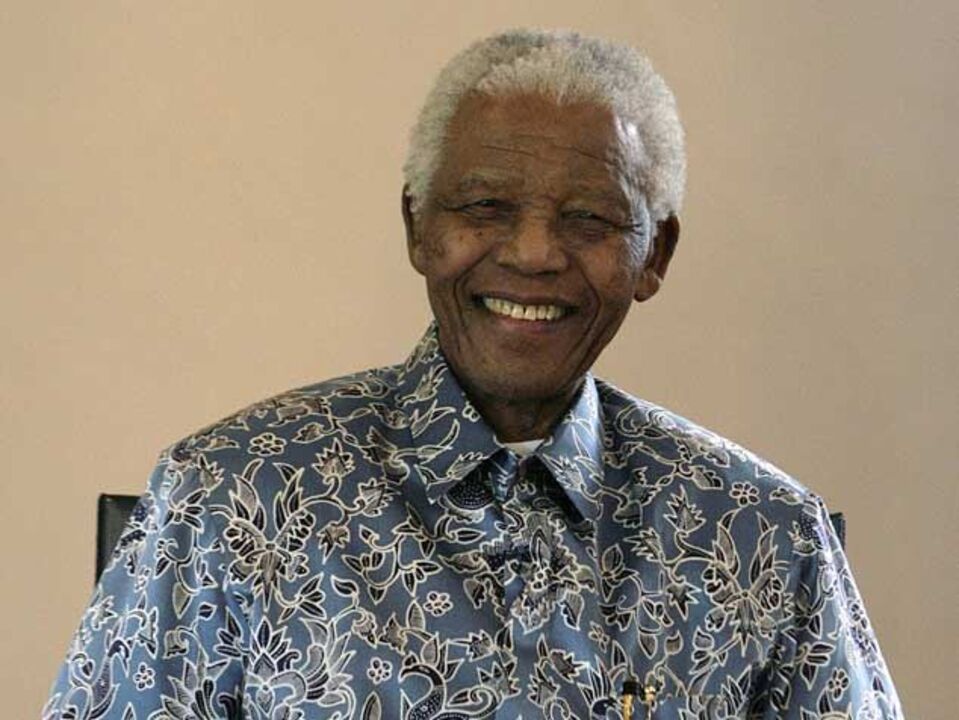 Estado de saúde de Mandela continua a melhorar