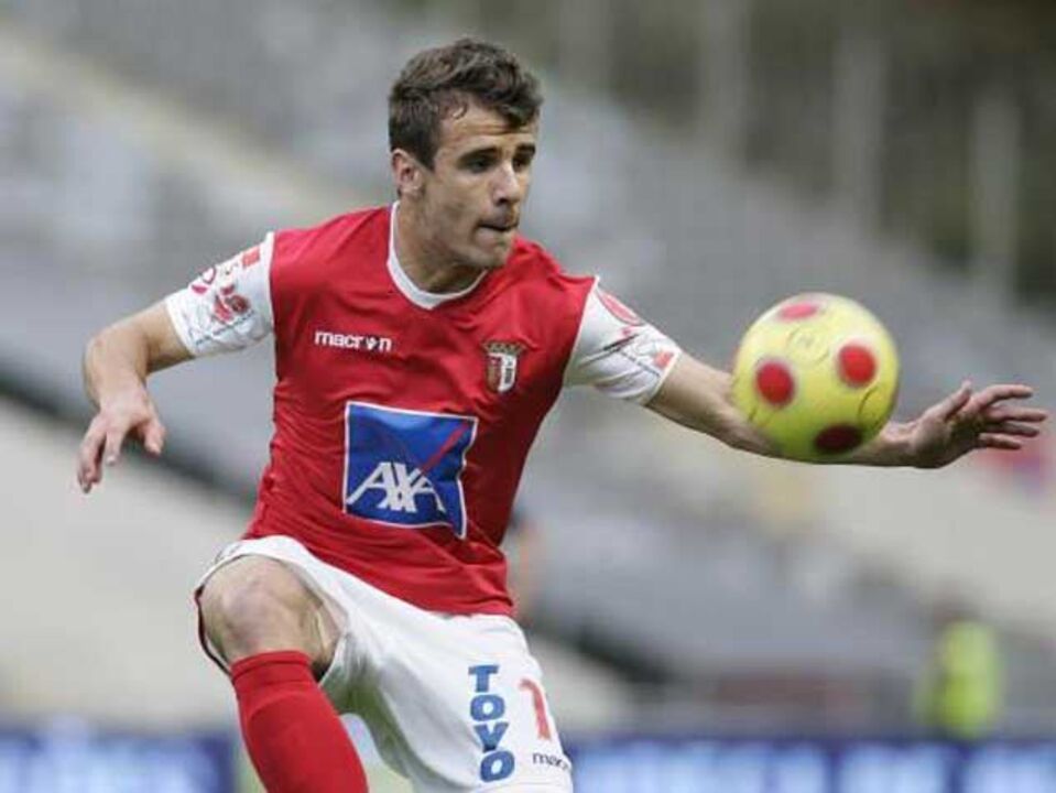 Lesão no joelho de Orlando Sá limitou margens