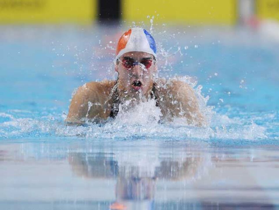 Carlos Almeida bate recorde nacional dos 50m bruços