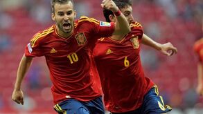 Espanha e Usbequistão avançam para os 