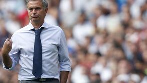 Mourinho atrás do Man. United na corrida ao título