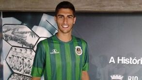 Ângelo Meneses oficializado