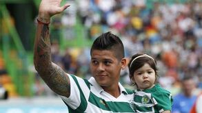 Rojo apresentado na ausência de Ilori
