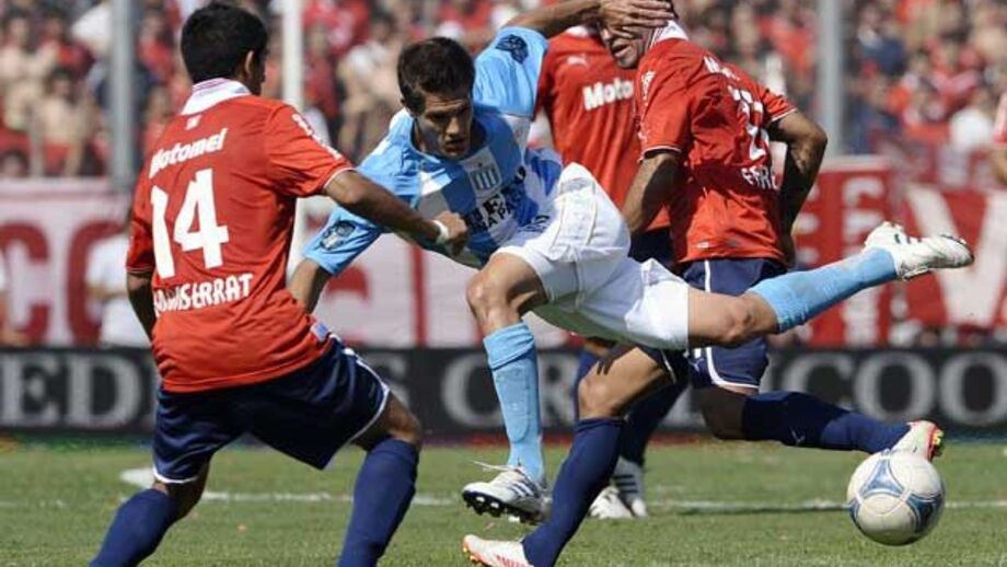 Racing vende Zuculini agora mas só o liberta depois