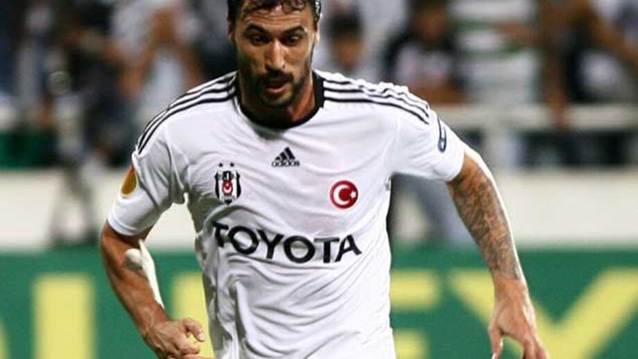 Turcos apontam Hugo Almeida à Luz