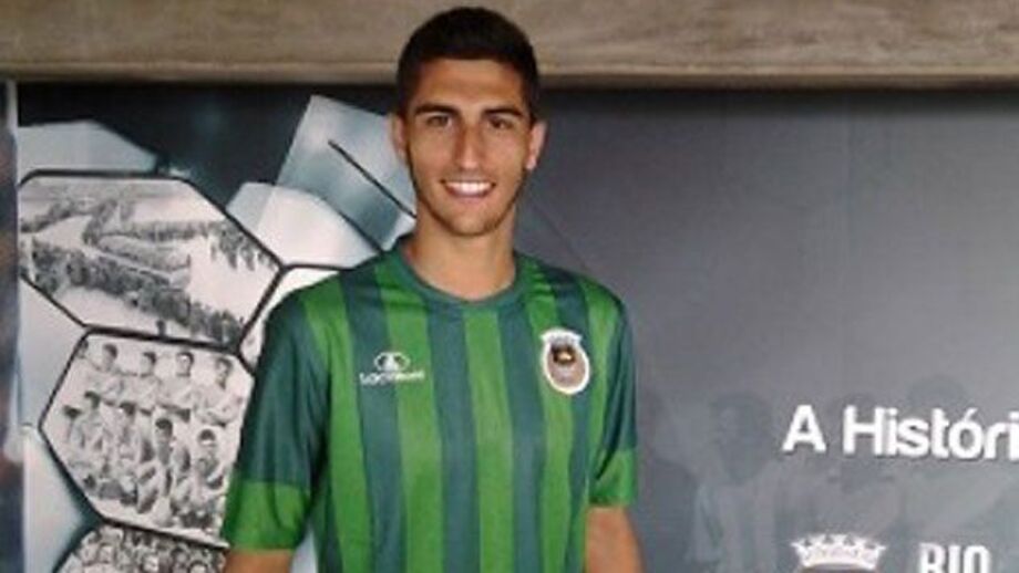 Ângelo Meneses oficializado