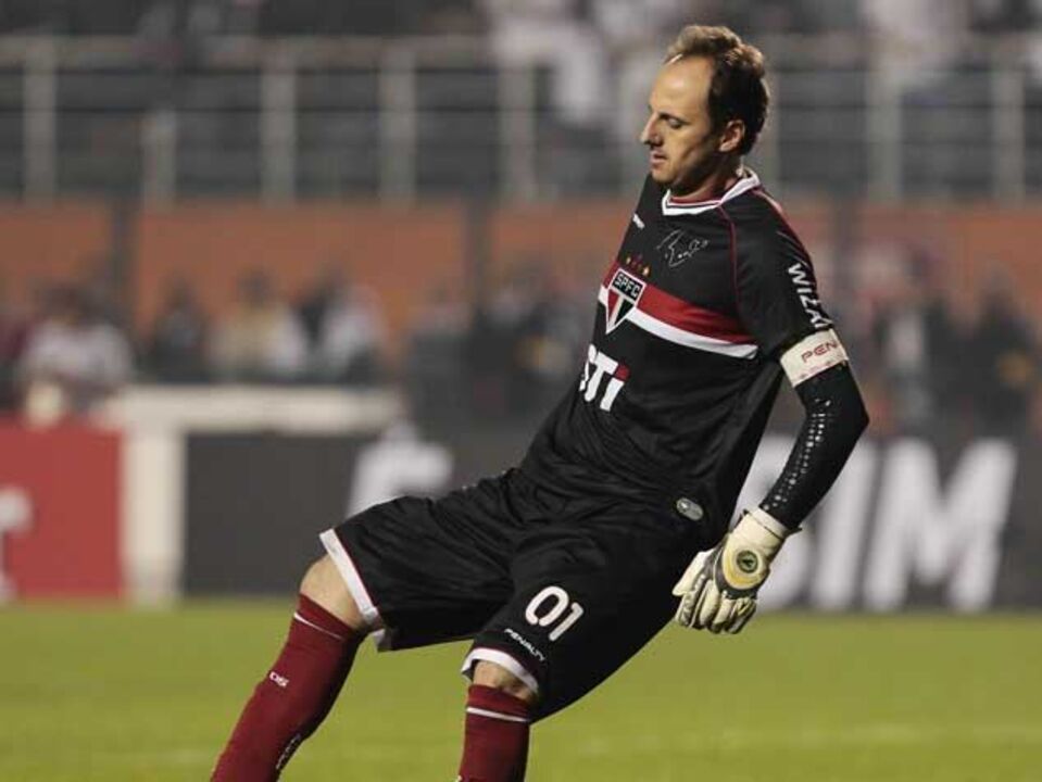 Rogério Ceni: «Feliz por conhecer Eusébio»