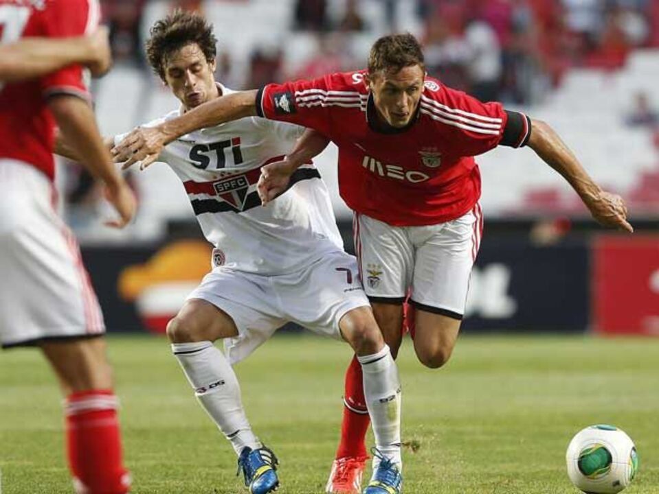 Uma equipa transportada nas costas de Matic