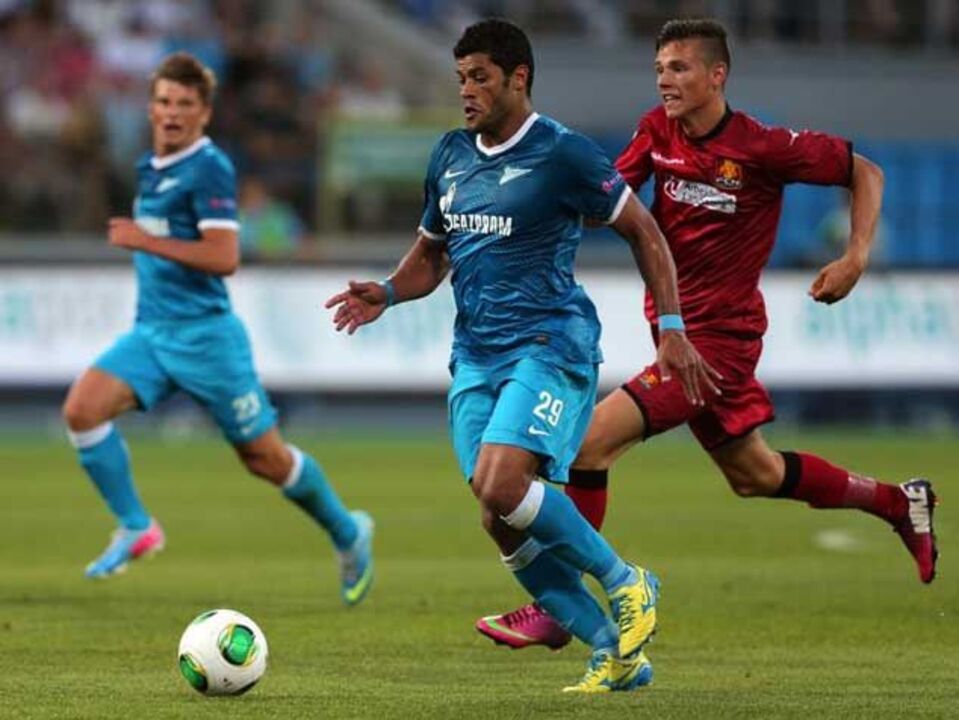 Federação decide anular cartão vermelho a Hulk