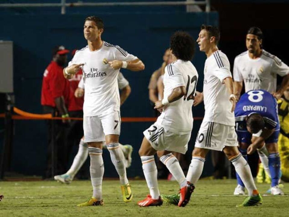 Ronaldo: «Não cumprimentei Mourinho porque não o vi»