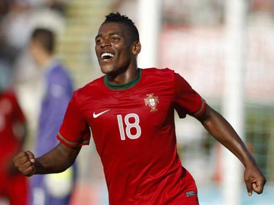 Cavaleiro entusiasma na Luz com Alvalade para trás