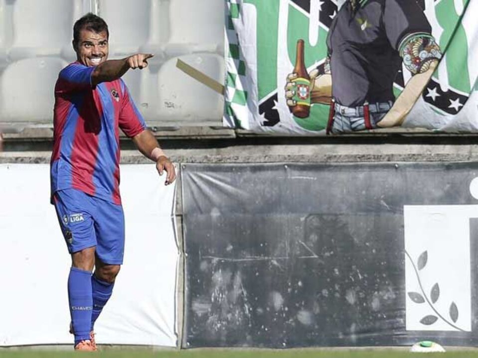 Chaves-Leixões, 2-0: Luís Pinto bisou