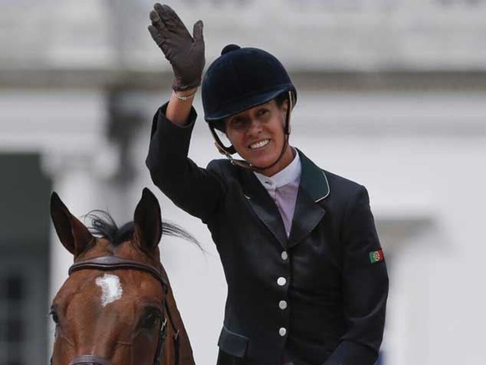Hipismo: Luciana Diniz 4.ª no Europeu de saltos de obstáculos