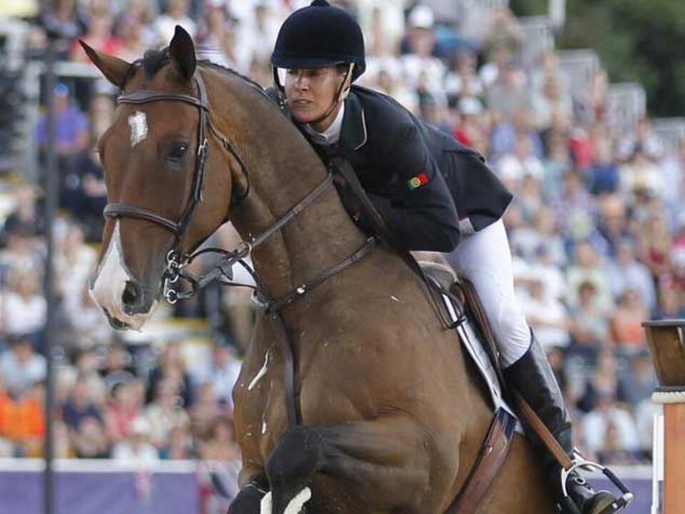 Hipismo: Luciana Diniz em 15.º no Europeu