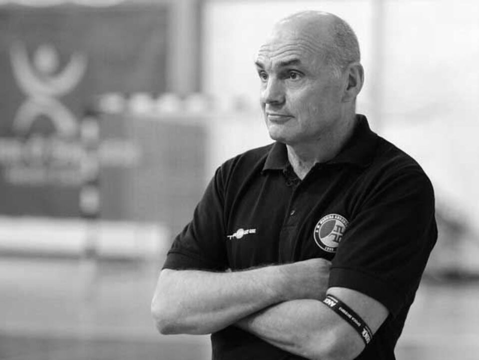 Morreu Aleksander Donner