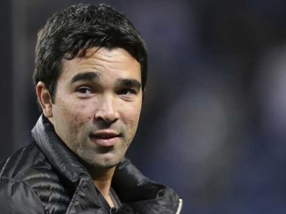 Deco anuncia fim da carreira