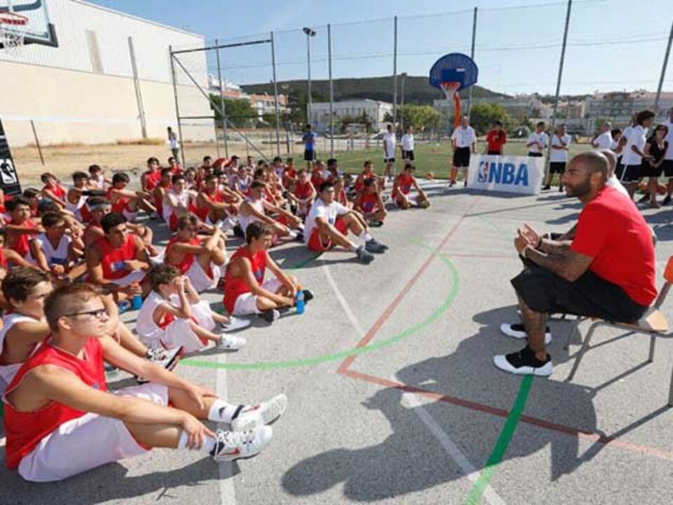 Dez jovens participaram no Basketball Without Borders
