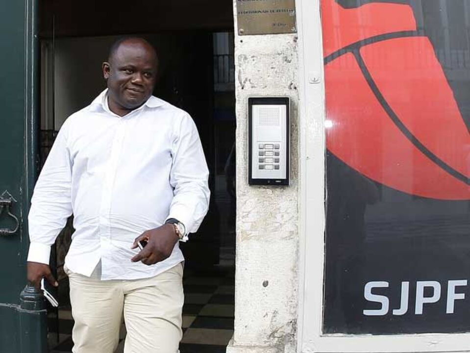 Catió e Bebiano em silêncio