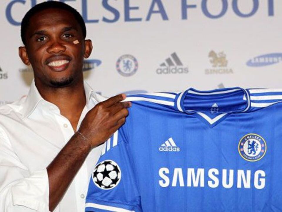 Eto'o oficializado no Chelsea