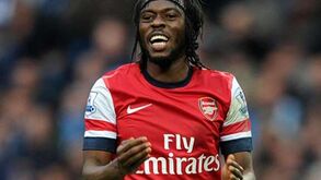 Arsenal oficializa Gervinho na Roma