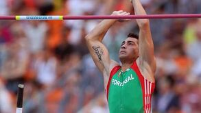 Moscovo'2013: Edi Maia falha final do salto com vara