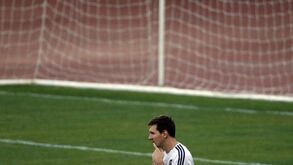 Messi falha duelo com a Itália