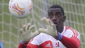 Bruno Varela em 2013, com 18 anos, a treinar na equipa principal do Benfica