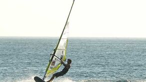 Duas gerações lideram no windsurf