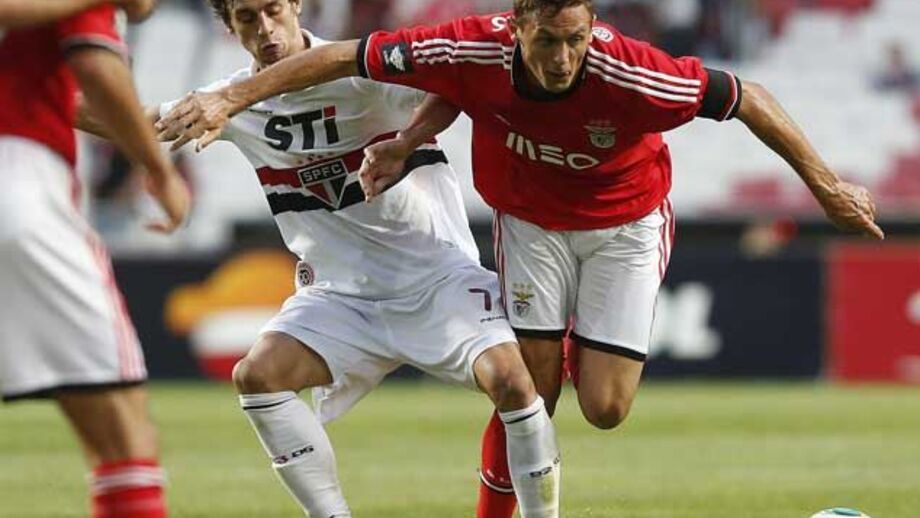 Uma equipa transportada nas costas de Matic