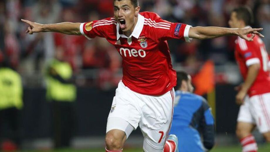 Eficácia de Cardozo valeu um campeonato de vitórias