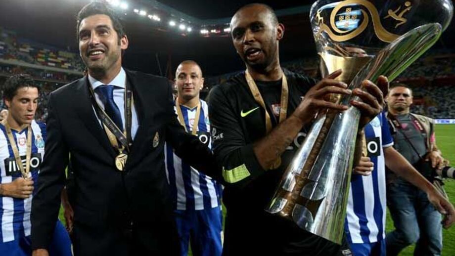 Helton na senda de Baía e João Pinto