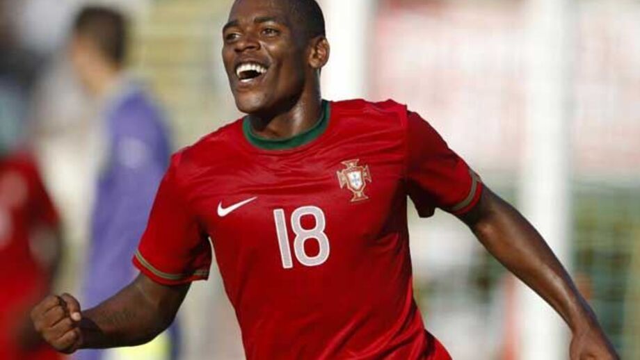 Cavaleiro entusiasma na Luz com Alvalade para trás
