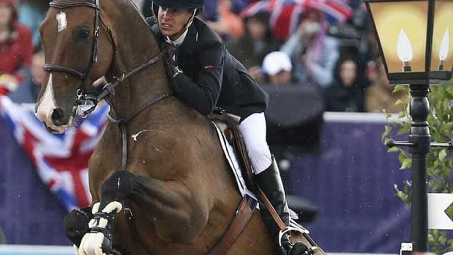 Hipismo: Luciana Diniz cai para 5.º no Europeu