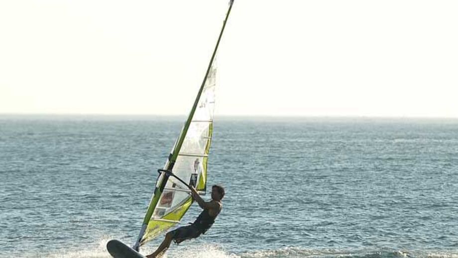 Duas gerações lideram no windsurf