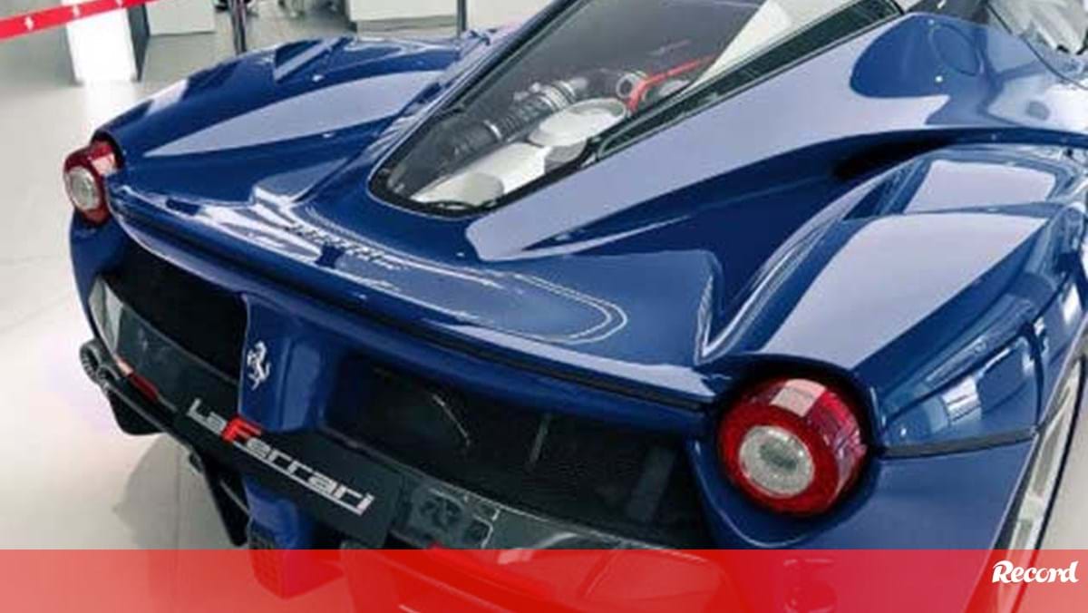 Cr7 Consegue Comprar Laferrari Jogo Da Vida Jornal Record