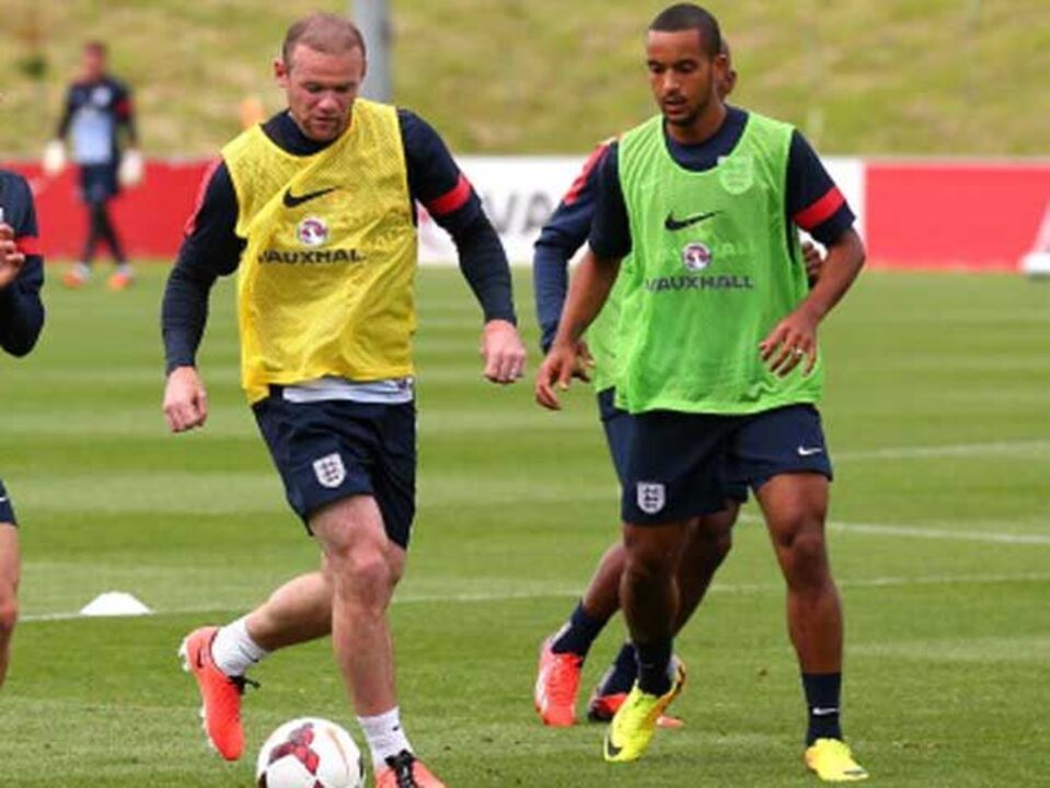 Theo Walcott: «Lesão de Rooney parece filme de terror»