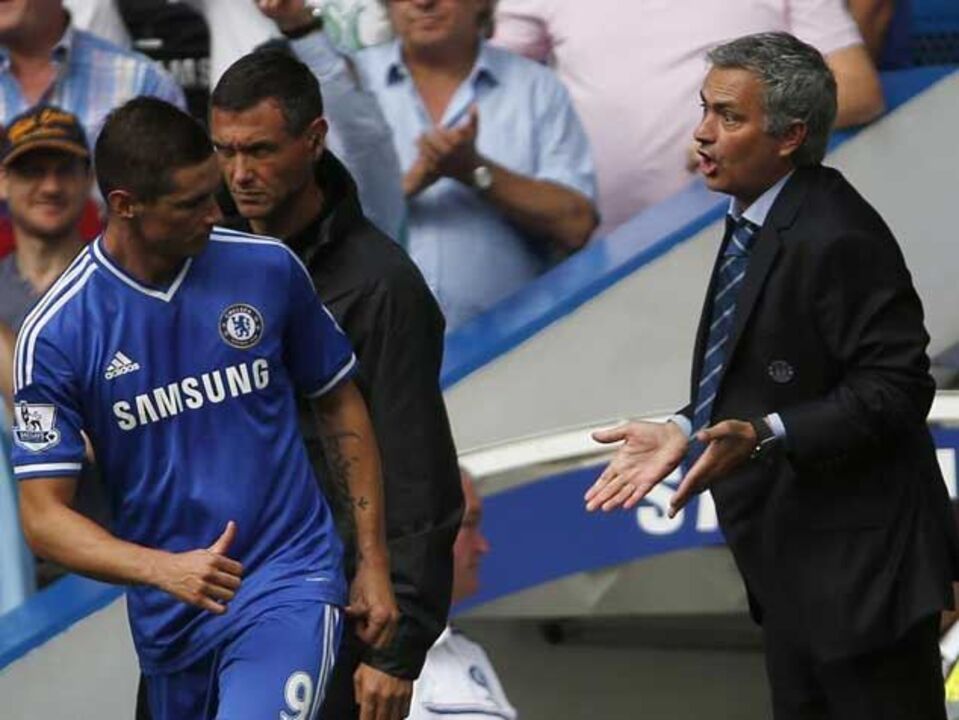 Chelsea perde golos e dinheiro sem Cavani