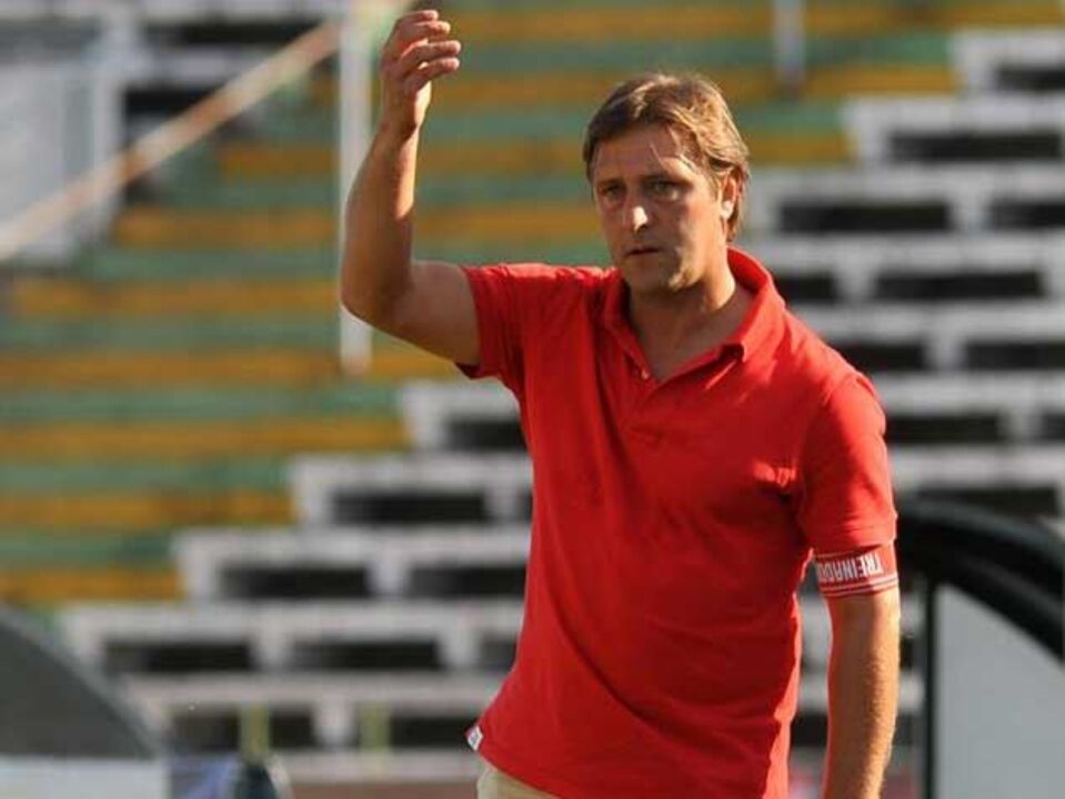 Pedro Martins: «Não há favoritos para o jogo do Restelo»