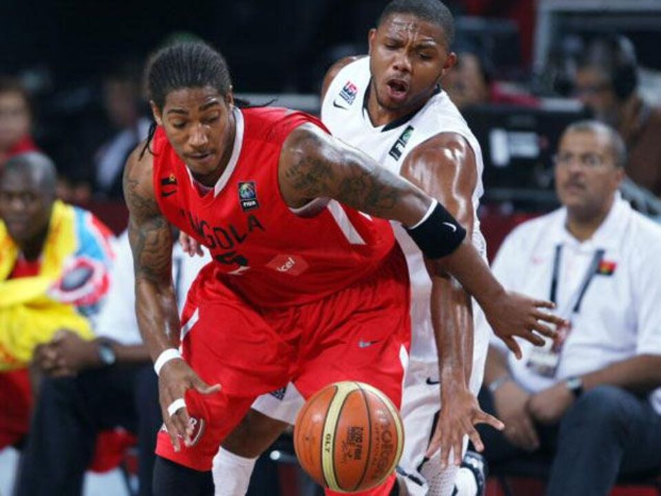 Carlos Morais assina pelos Toronto Raptors