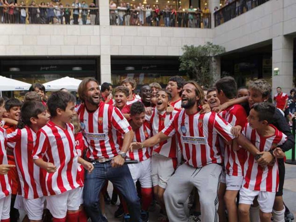 Irmãos Guedes dão pontapé de saída