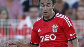 Estrela do dérbi para o ataque