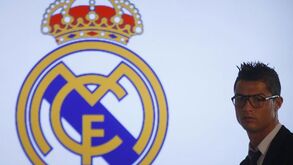 Ronaldo assume topo dos mais bem pagos