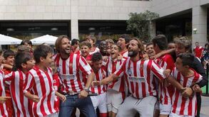 Irmãos Guedes dão pontapé de saída