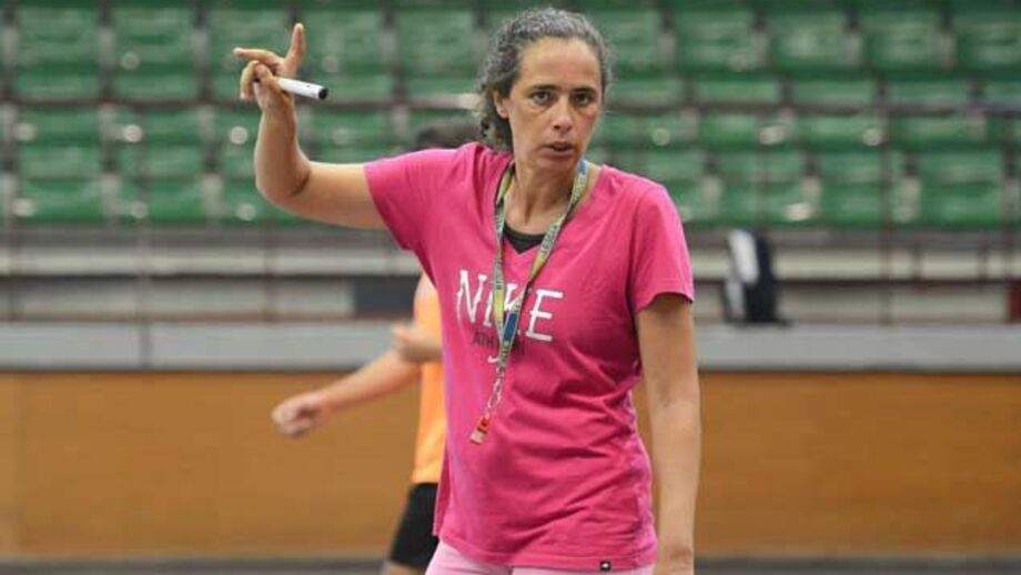 A "mulher forte" do Madeira SAD respira andebol