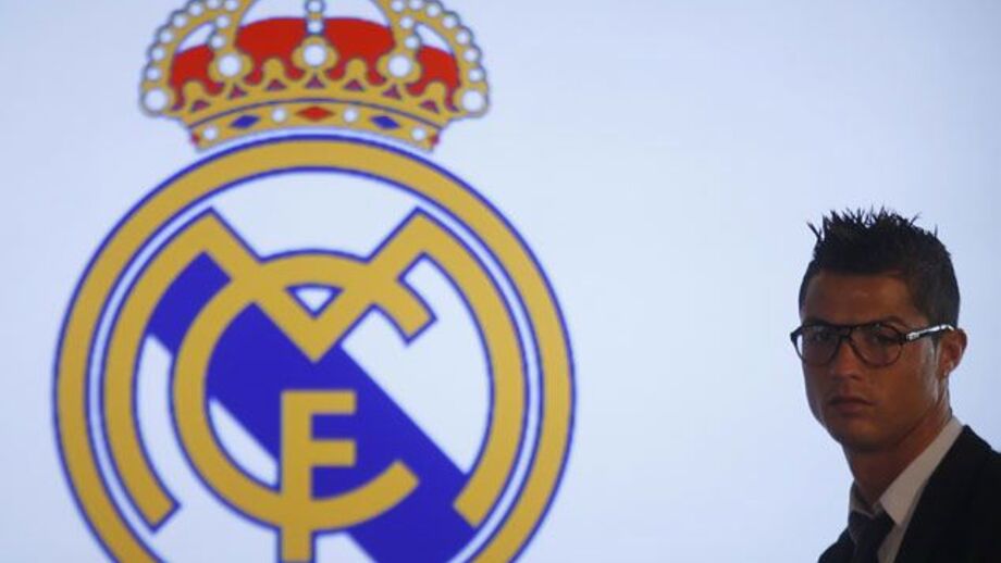 Ronaldo assume topo dos mais bem pagos