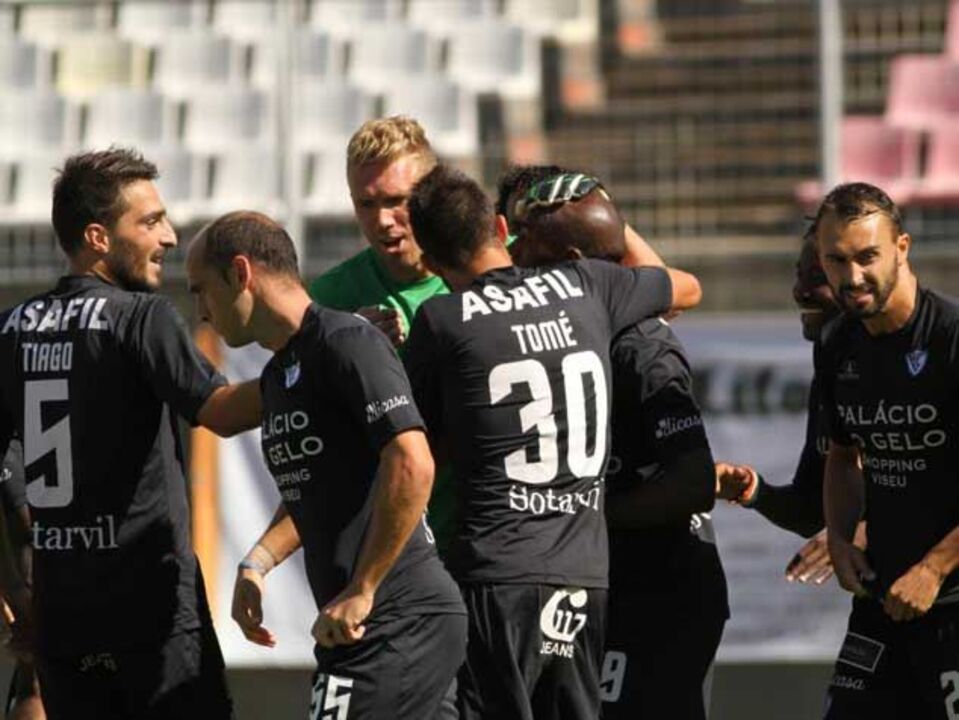 Ac. Viseu-Feirense, 1-1: Jogo decidido à meia hora