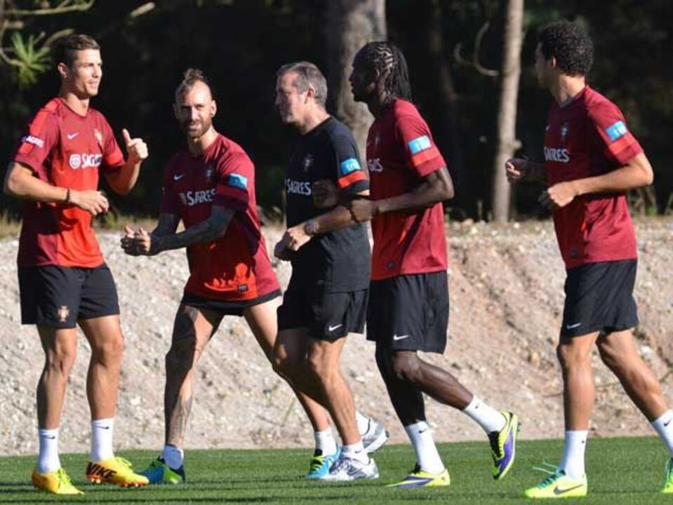 Éder e Meireles sem limitações no treino da manhã