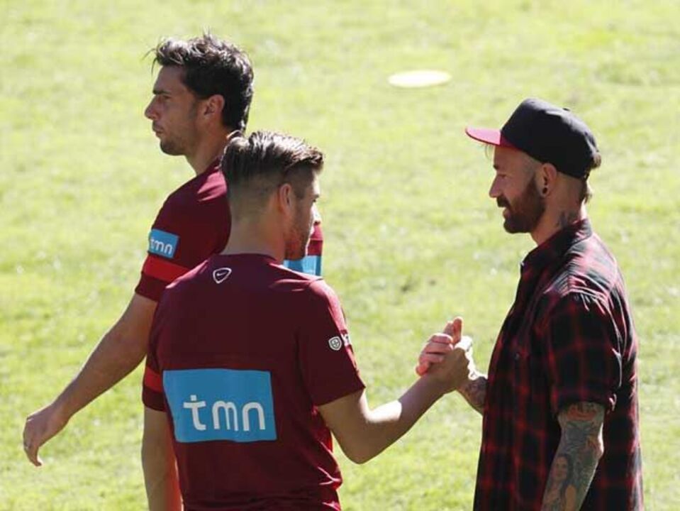 Fenerbahçe exige regresso de Raúl Meireles à Turquia